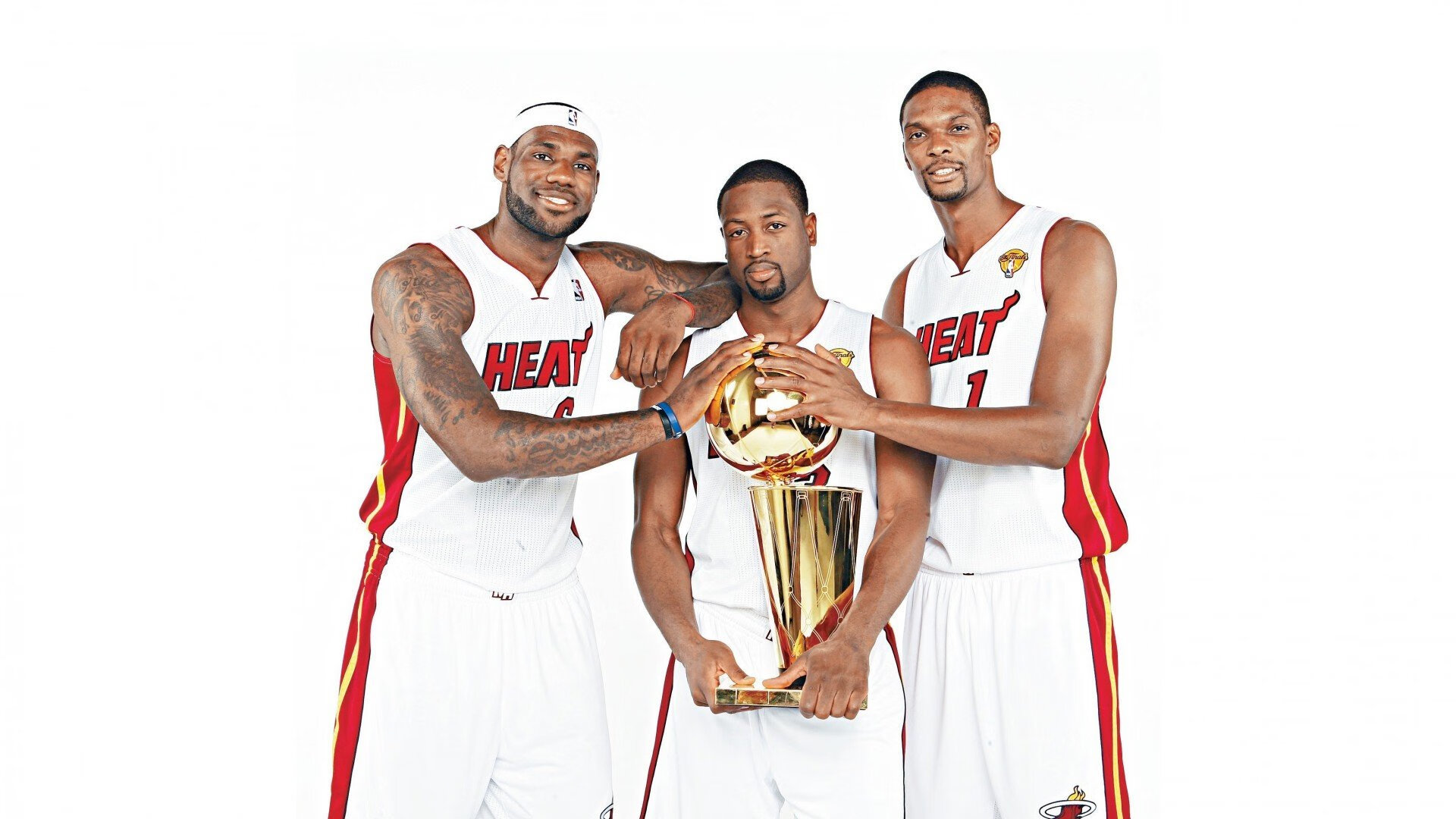 新规则正式实施球员与裁判适应期成为比赛控制的关键，规定裁判员与谁一起控制比赛